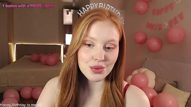 lulu_moonmoon from StripChat