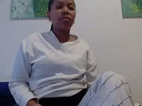 lulubellaxxh from StripChat