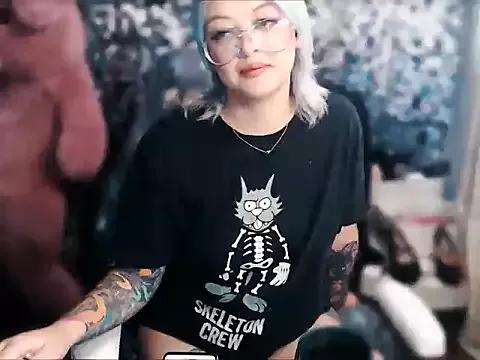 Lumiiky from StripChat is Freechat