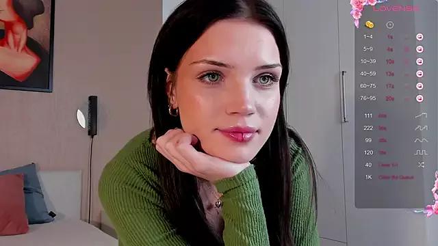 Explore our live girls sluts from our Custom and Multi clubs and checkout exclusive access to highly interactive content, such as shape, hair, titties, pussy type and many more.