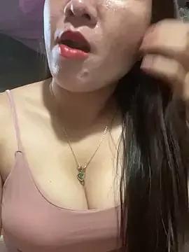 Luna-ass from StripChat is Freechat