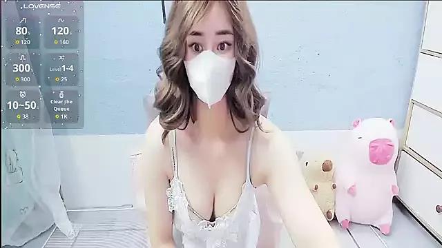 luna_bae00 from StripChat is Freechat