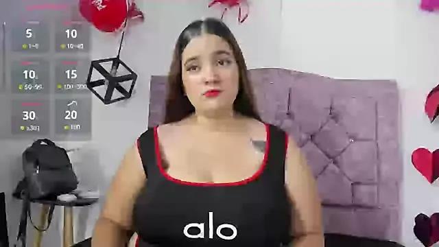 luna_big_boobs from StripChat is Freechat