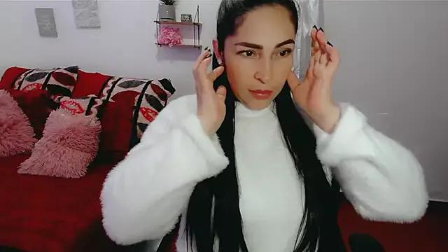 luna_lgomez_ from StripChat is Freechat