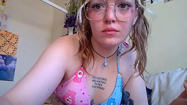 Explore our live girls sluts from our Custom and Multi clubs and checkout exclusive access to highly interactive content, such as shape, hair, titties, pussy type and many more.
