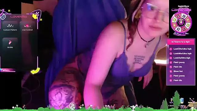 luna_luxx13 from StripChat is Freechat