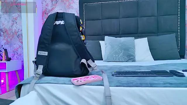 Luna_Riddle from StripChat is Freechat