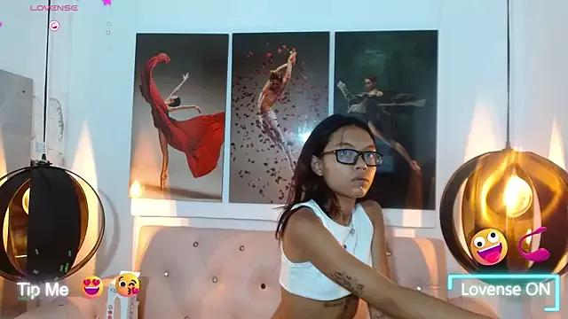 Luna_santana from StripChat is Freechat