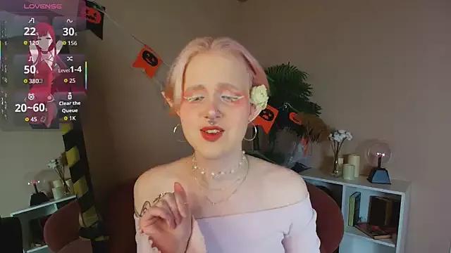 luna_son from StripChat is Freechat