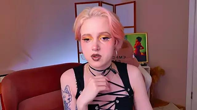 luna_son from StripChat is Freechat