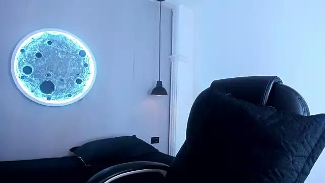 Luna_Tylor from StripChat is Freechat