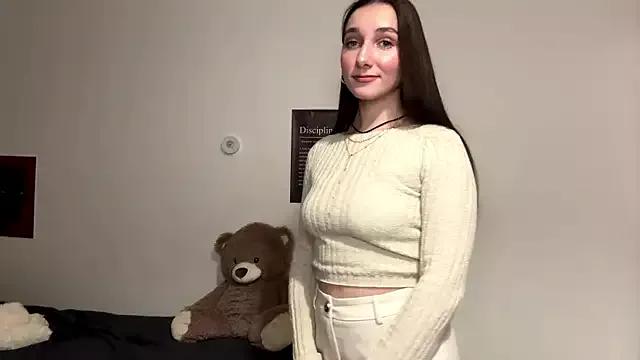 LunaaCrush from StripChat is Freechat