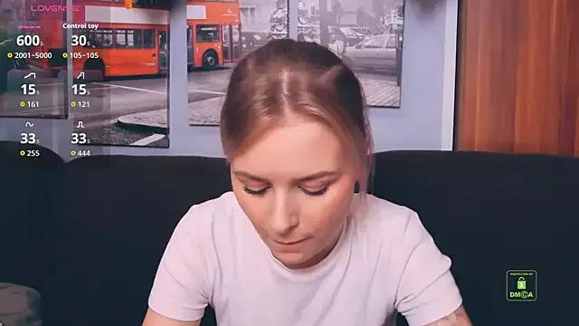 LunaAstra webcams show profile image 