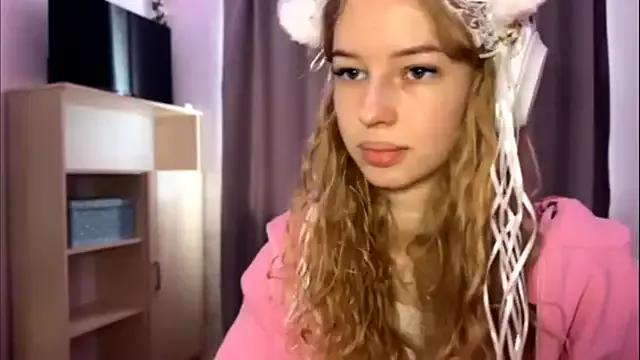 Explore our live girls sluts from our Custom and Multi clubs and checkout exclusive access to highly interactive content, such as shape, hair, titties, pussy type and many more.