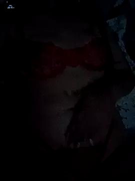 Lunaescarlataa from StripChat is Freechat