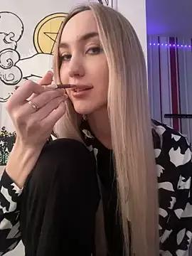 Lunalikaiya webcams show profile image 