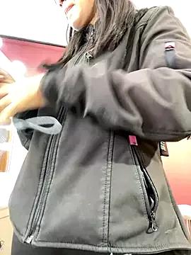 Explore our live girls sluts from our Custom and Multi clubs and checkout exclusive access to highly interactive content, such as shape, hair, titties, pussy type and many more.