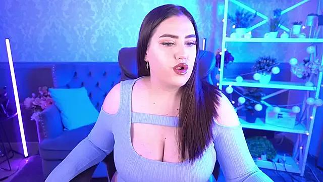LunaPearll from StripChat is Freechat