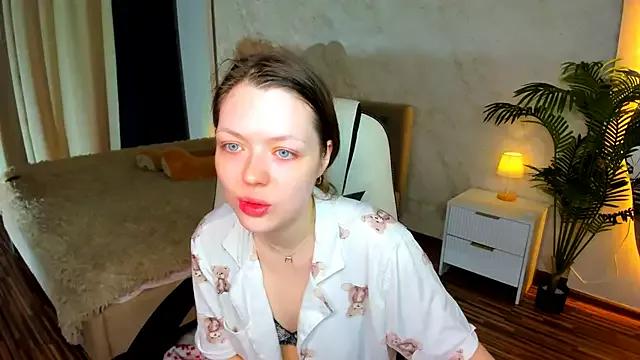 Explore our live girls sluts from our Custom and Multi clubs and checkout exclusive access to highly interactive content, such as shape, hair, titties, pussy type and many more.