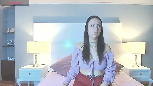 lunavelvet15 from StripChat is Freechat