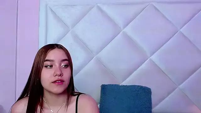 Explore our live girls sluts from our Custom and Multi clubs and checkout exclusive access to highly interactive content, such as shape, hair, titties, pussy type and many more.
