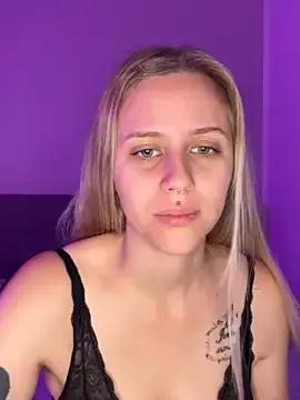 lunawolf21 from StripChat is Freechat