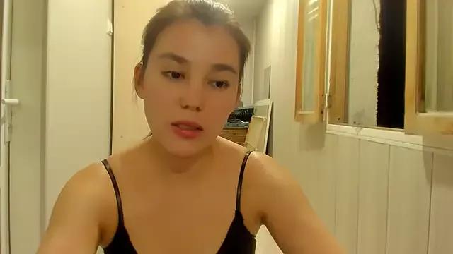 LunaXmii from StripChat is Freechat