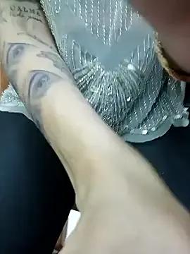 Explore our live girls sluts from our Custom and Multi clubs and checkout exclusive access to highly interactive content, such as shape, hair, titties, pussy type and many more.