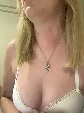 LustyNatalia from StripChat is Freechat