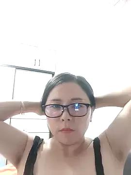 Luxi8899 webcams show profile image 