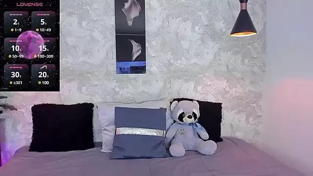 Explore our live girls sluts from our Custom and Multi clubs and checkout exclusive access to highly interactive content, such as shape, hair, titties, pussy type and many more.