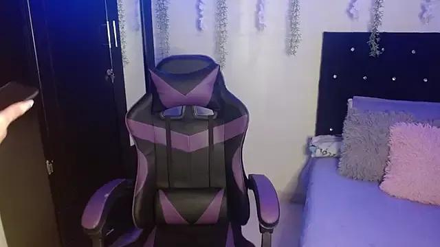 Lyaa_Cute from StripChat