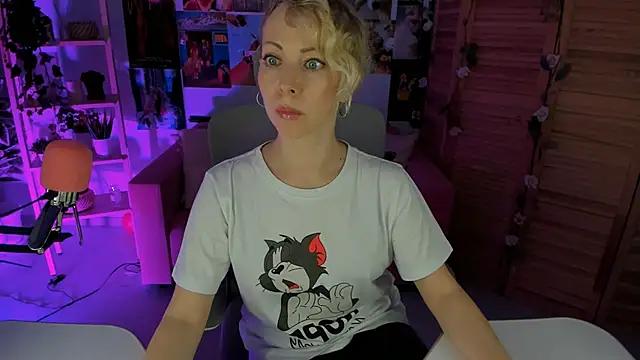 Explore our live girls sluts from our Custom and Multi clubs and checkout exclusive access to highly interactive content, such as shape, hair, titties, pussy type and many more.