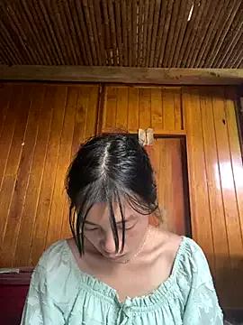 LylyOx9 from StripChat