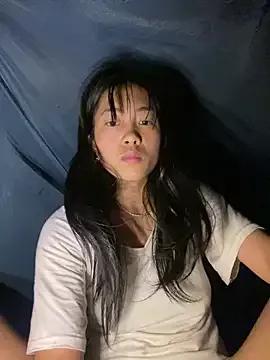 LylyOx9 from StripChat