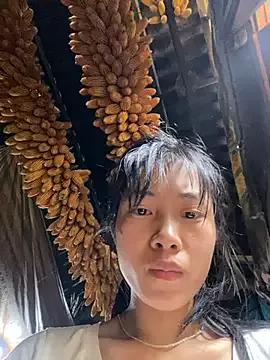 LylyOx9 from StripChat
