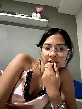 lynn9000 from StripChat