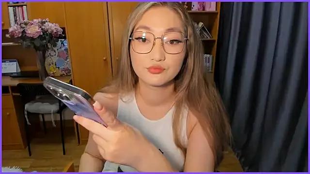 lyra_x from StripChat is Freechat