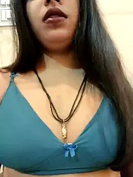 Maahhii_2 from StripChat