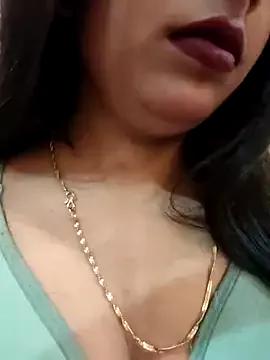 Maahhii_2 from StripChat