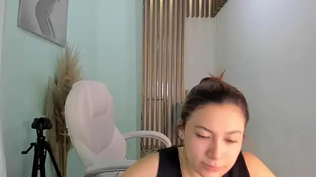 Explore our live girls sluts from our Custom and Multi clubs and checkout exclusive access to highly interactive content, such as shape, hair, titties, pussy type and many more.