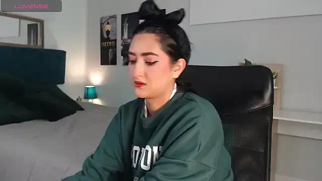 madame_lottie from StripChat