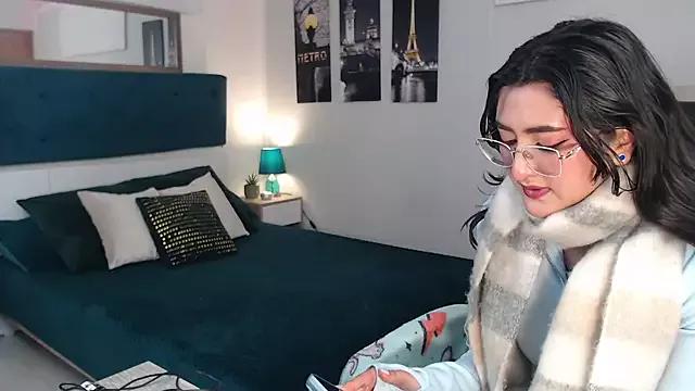Explore our live girls sluts from our Custom and Multi clubs and checkout exclusive access to highly interactive content, such as shape, hair, titties, pussy type and many more.