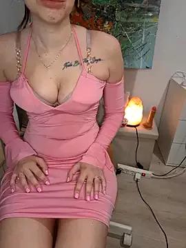 MadameBlu from StripChat