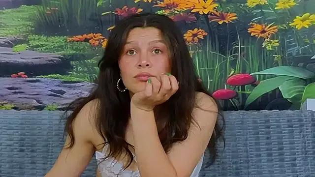 MadameDeFeu from StripChat