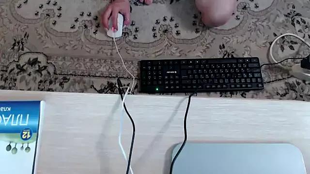 madamss12 from StripChat