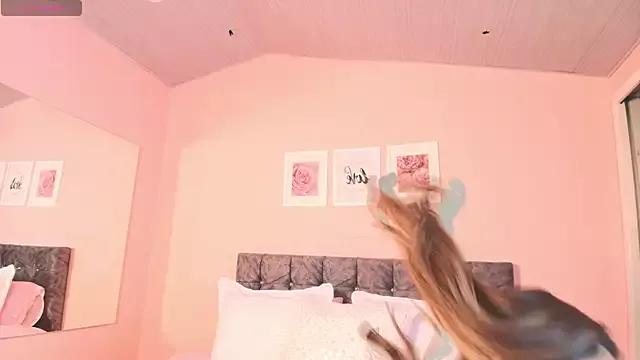 maddie_beauty from StripChat