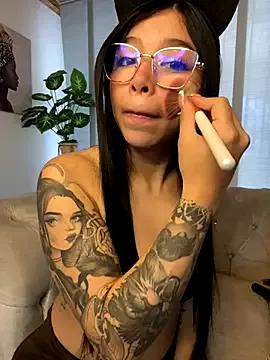 Maddy_Piink from StripChat
