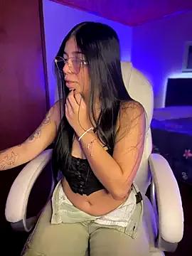 Maddy_Piink from StripChat