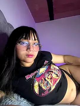 Maddy_w from StripChat